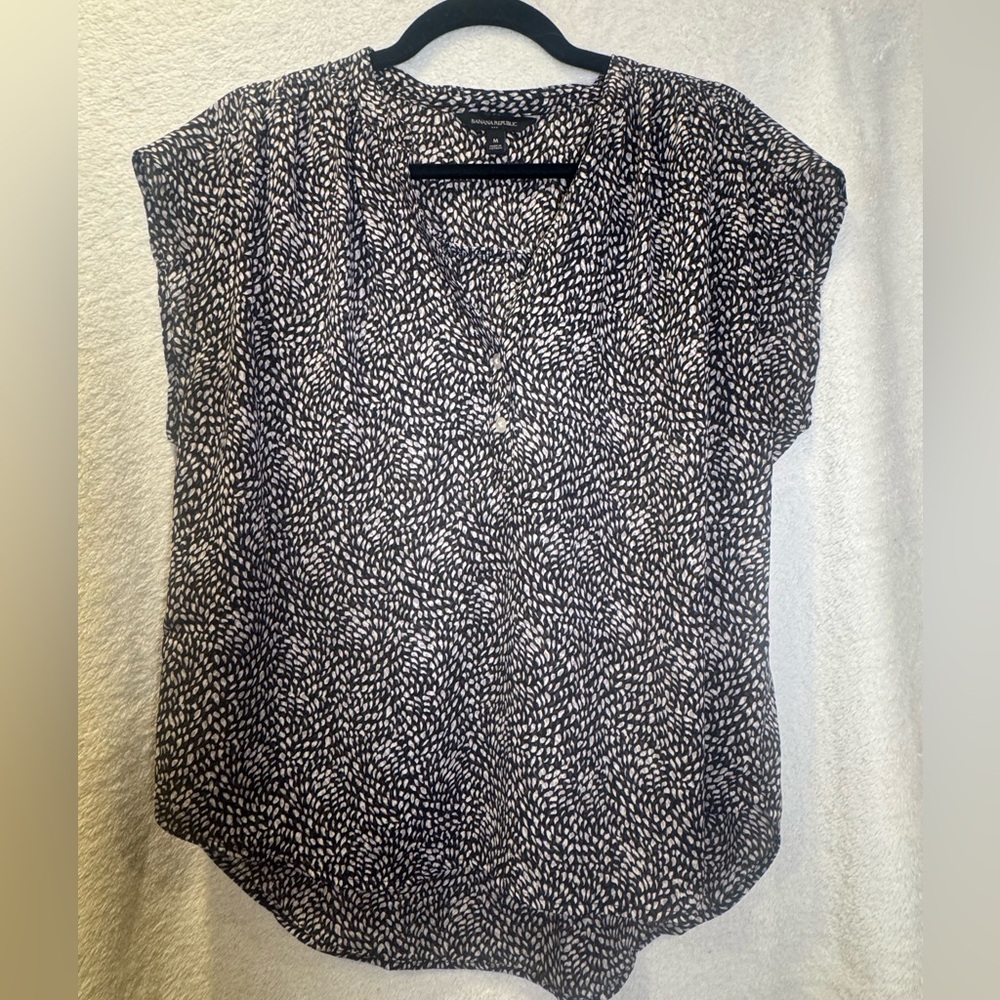Banana Republic Black and Cream Textured Fabric
